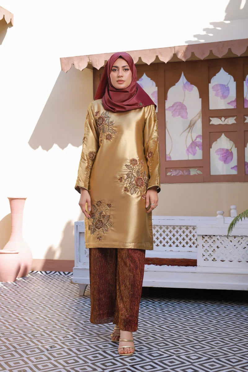 Golden Floral Embroidered Kurta Set with Textured Pants by Bint-e-Habib - Formal Collection image 4