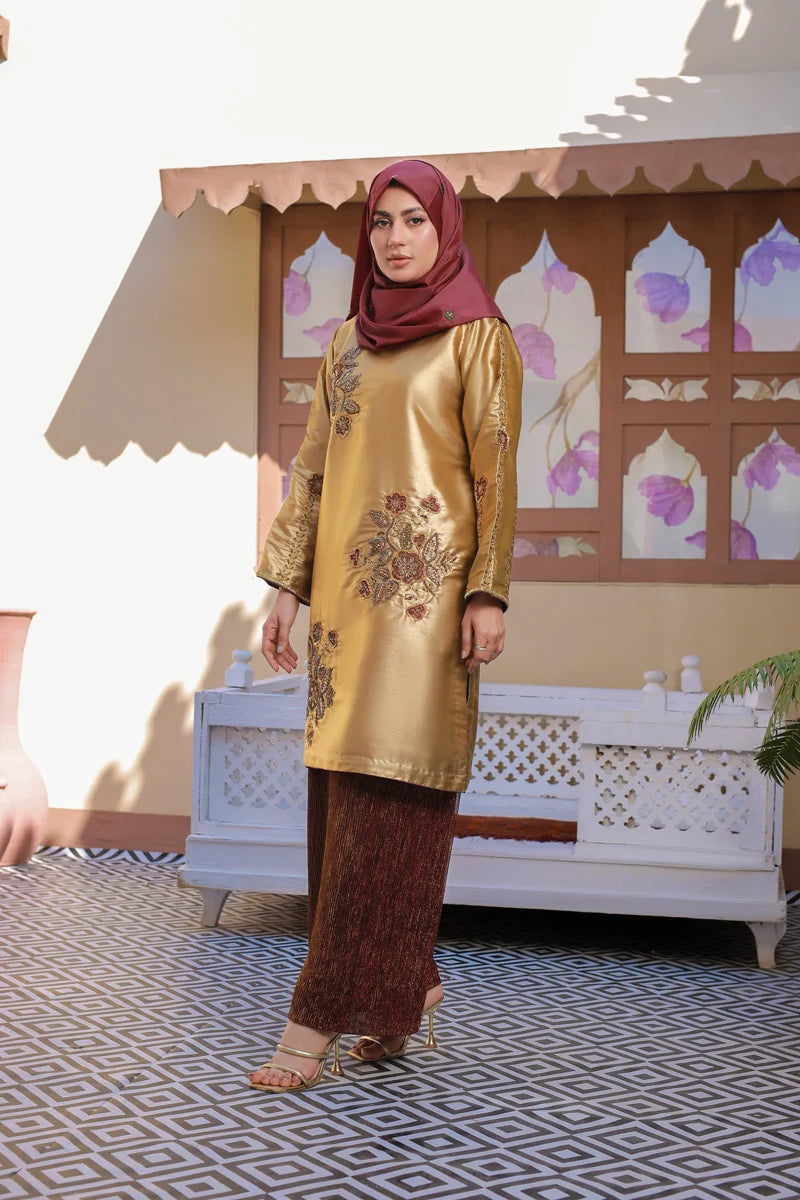 Golden Floral Embroidered Kurta Set with Textured Pants by Bint-e-Habib - Formal Collection image 3
