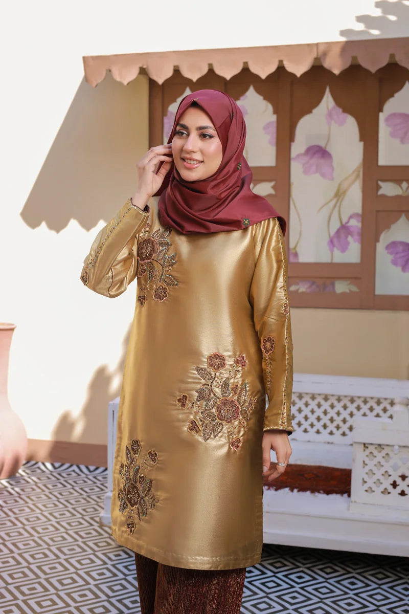 Golden Floral Embroidered Kurta Set with Textured Pants by Bint-e-Habib - Formal Collection image 2