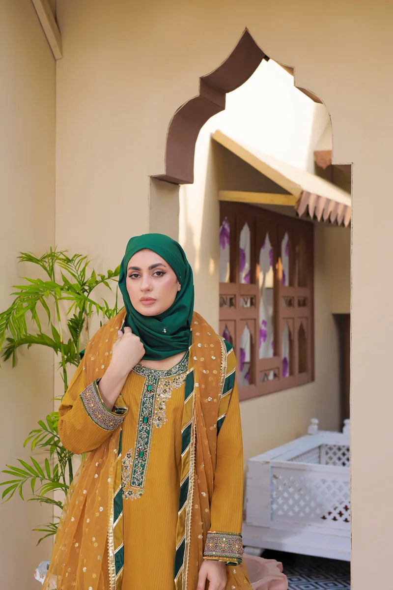 Golden Zest Ensemble by Bint-e-Habib - Rang-e-Noor Summer Collection 26 image 5
